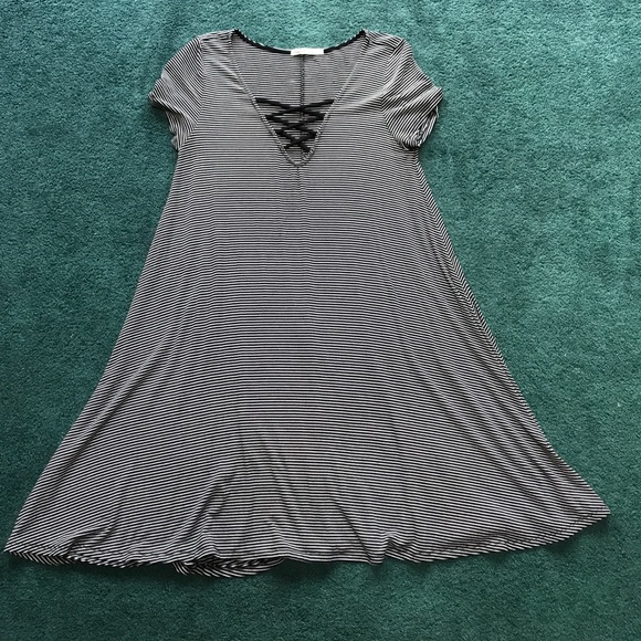 SUMMER SALE ☀️NWOT Swing Dress - Picture 2 of 4